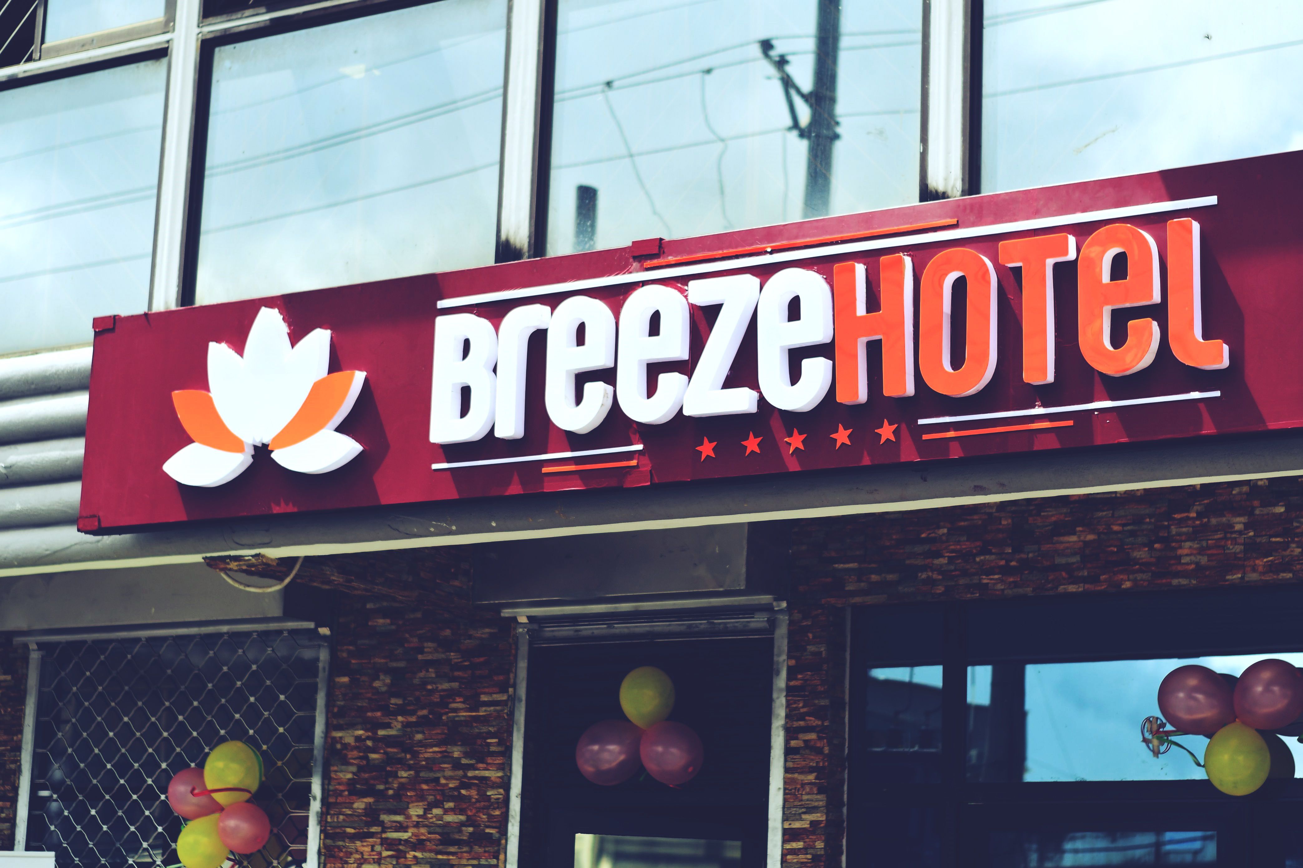 breeze-hotel.webp